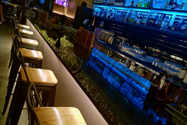 Knowhere Bangsar Bar and Restaurant Review